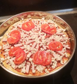 Пица – Филе, сирене и домати